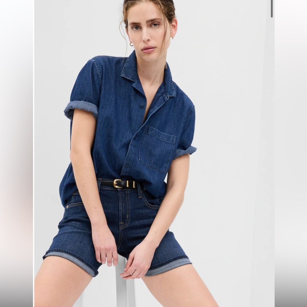 GAP 5” Girlfriend Mid Rise Short - Picture 4 of 7